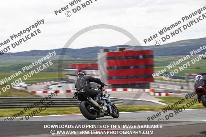 cadwell no limits trackday;cadwell park;cadwell park photographs;cadwell trackday photographs;enduro digital images;event digital images;eventdigitalimages;navarra;no limits trackdays;peter wileman photography;racing digital images;trackday digital images;trackday photos